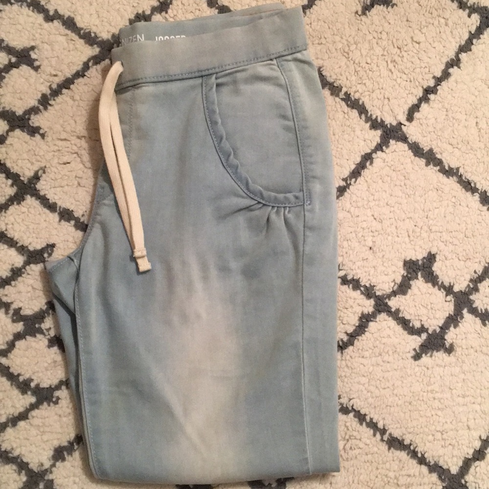 Denizen from Levi’s Lightwash Joggers Sz 5